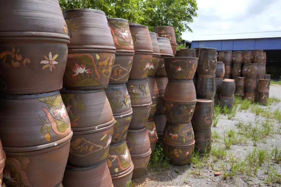 Phu Lang Pottery Village