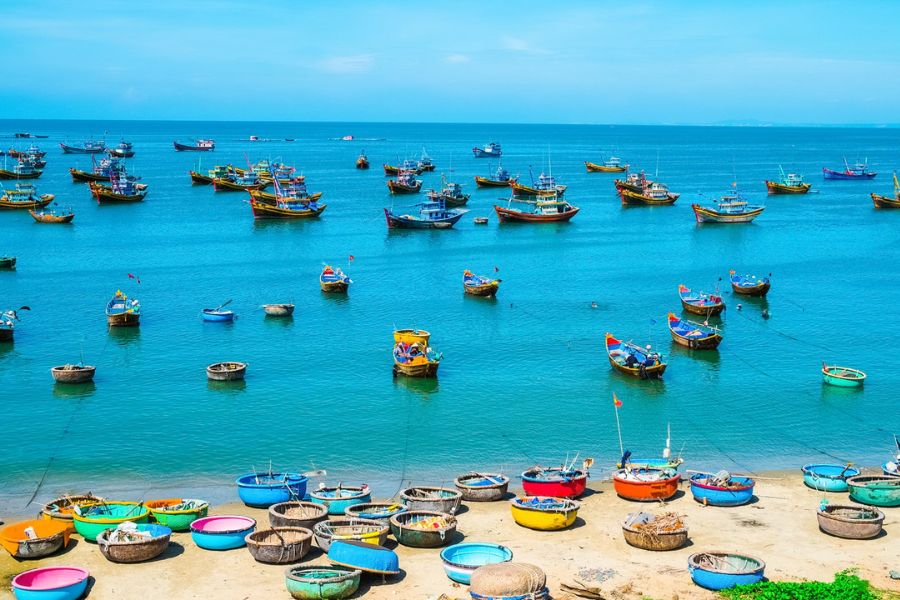 Best Time to Visit Cam Binh Beach
