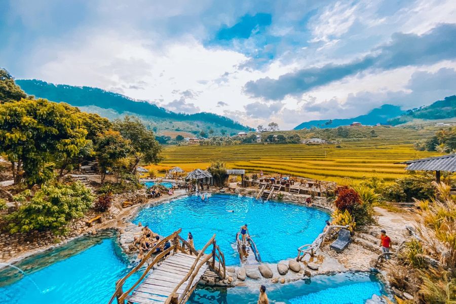 Overview of Tram Tau Hot Spring