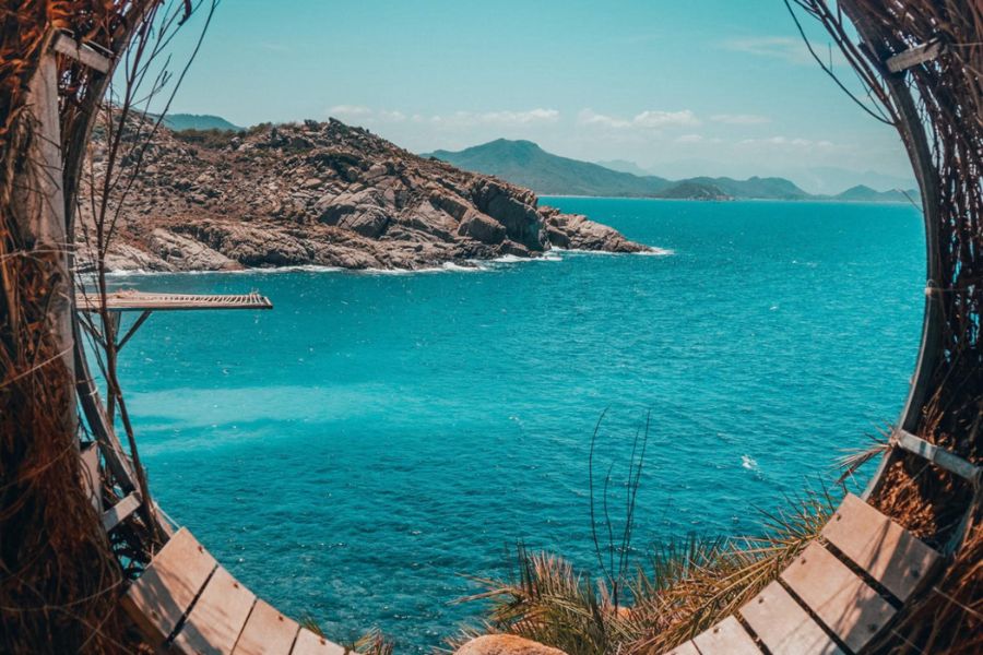 The “Bird’s Nest” Swing