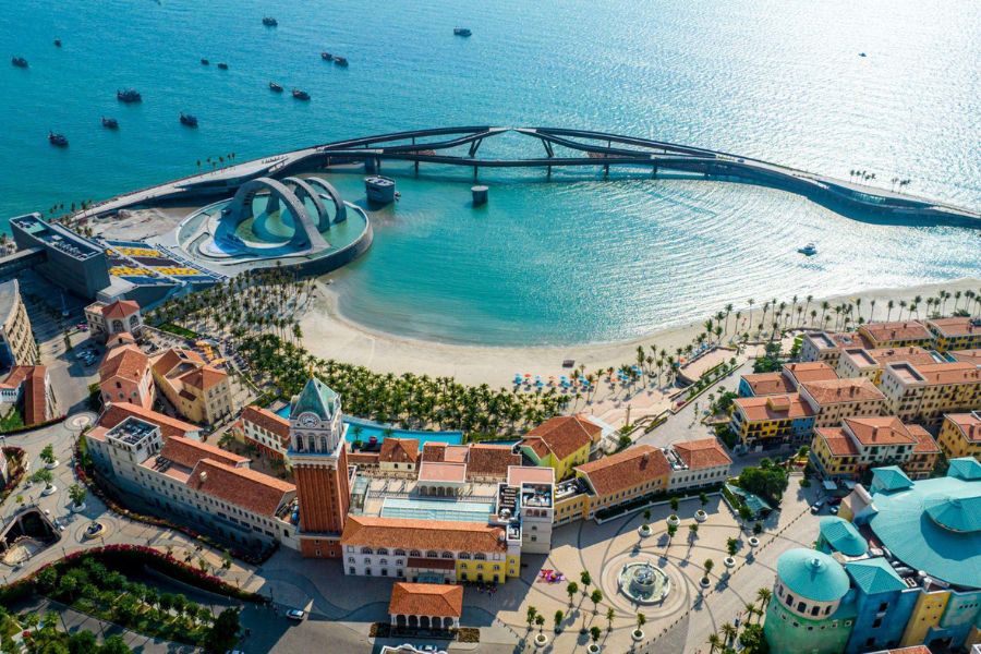 This “pearl island” welcomes guests with blue seas, white sands, and lively festival activities.