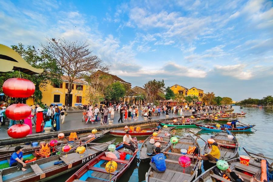 Hoi An Ancient Town & Da Nang