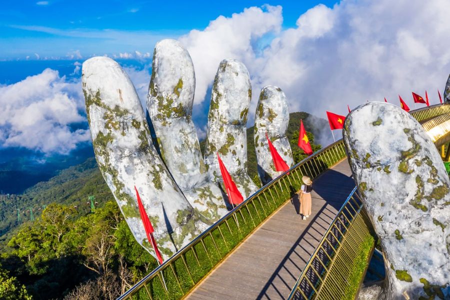 Sustainable tourism helps nature to be preserved, maintain the local culture and support the locals. 