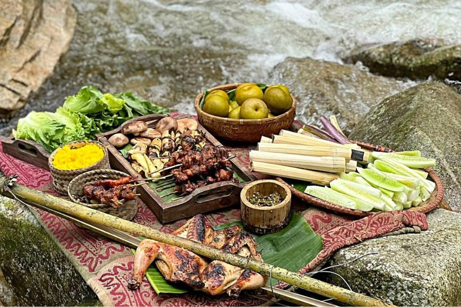 Grilled chicken, stream fish, and specialties of Ba Ria - Vung Tau are must-tries. 