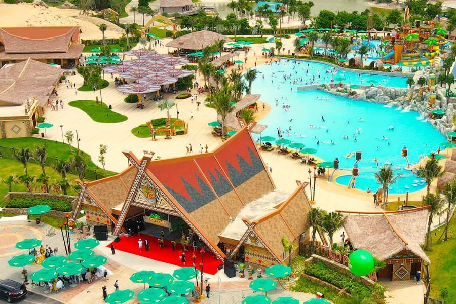 Amusement Parks & Entertainment