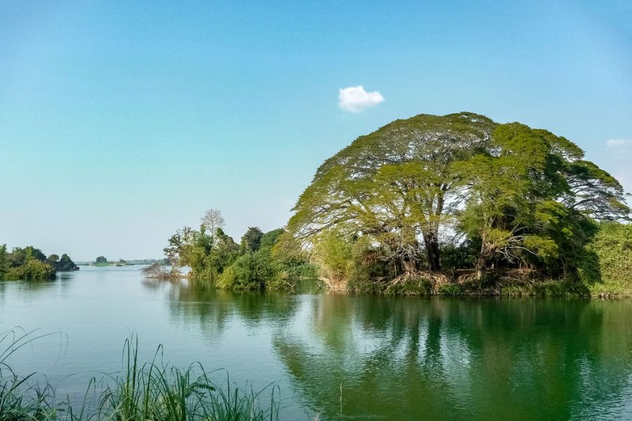 Let Asia King Travel take you on the 4000 Islands Tour 3 Days