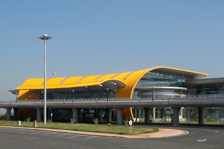 You can land at Lien Khuong Airport to visit Da Lat