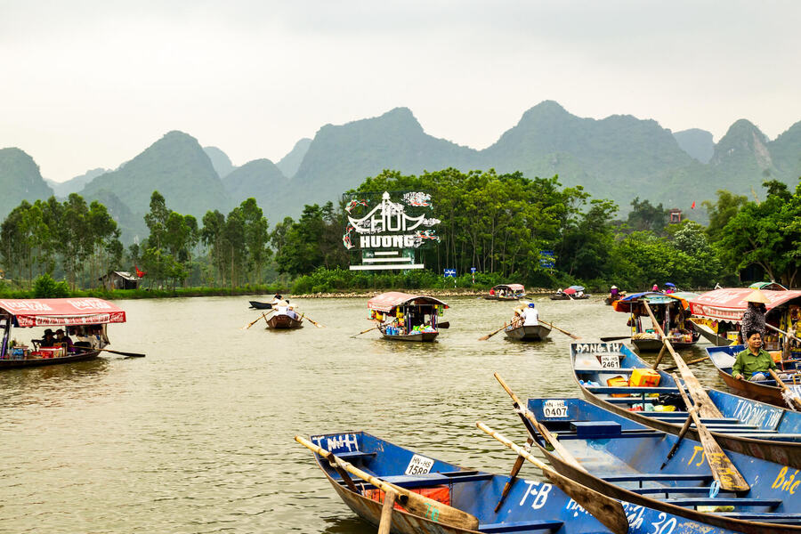 Huong Pagoda Festival Opening Ceremony in Spring 2024. Source: Vietjet Air 