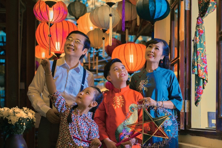 The Mid-Autumn Festival is a reunion occasion for families