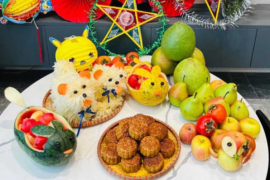 Special fruit stray to display in the Mid-Autumn Festival