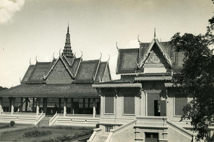 Indochina Cambodia Phnom Penh Royal Palace Old Amateur Snapshot Photo 1930