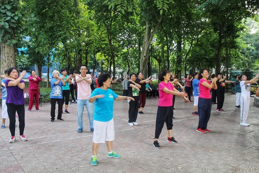 Local people exercise together