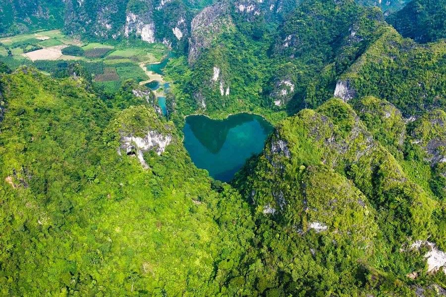 The enchanting landscapes of Huu Lien