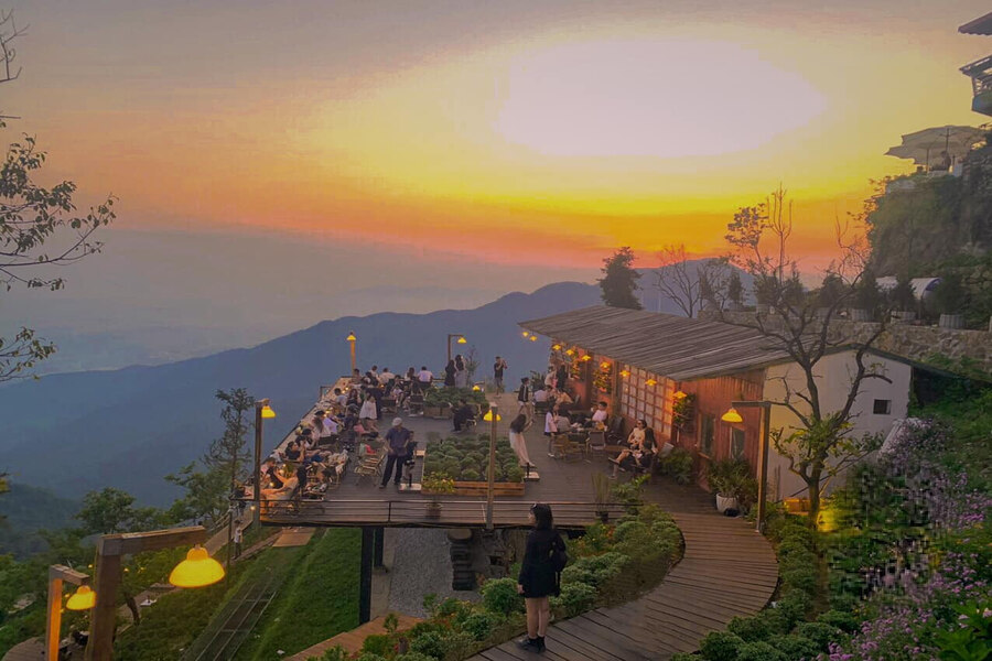 Romantic scene in Tam Dao under sunset. Source: VietnamNet