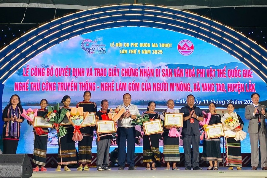 The ancient pottery-making technique was recognized as National Intangible Cultural Heritage