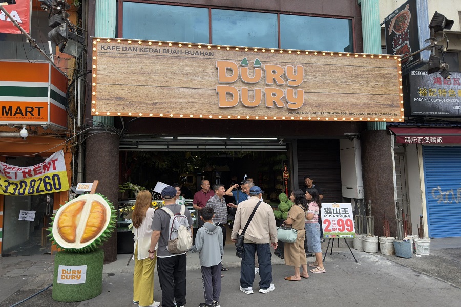 Dury Dury combines premium durians with versatile service options