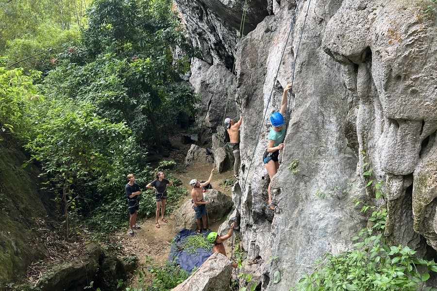Rock climbing in Lan Ha Bay