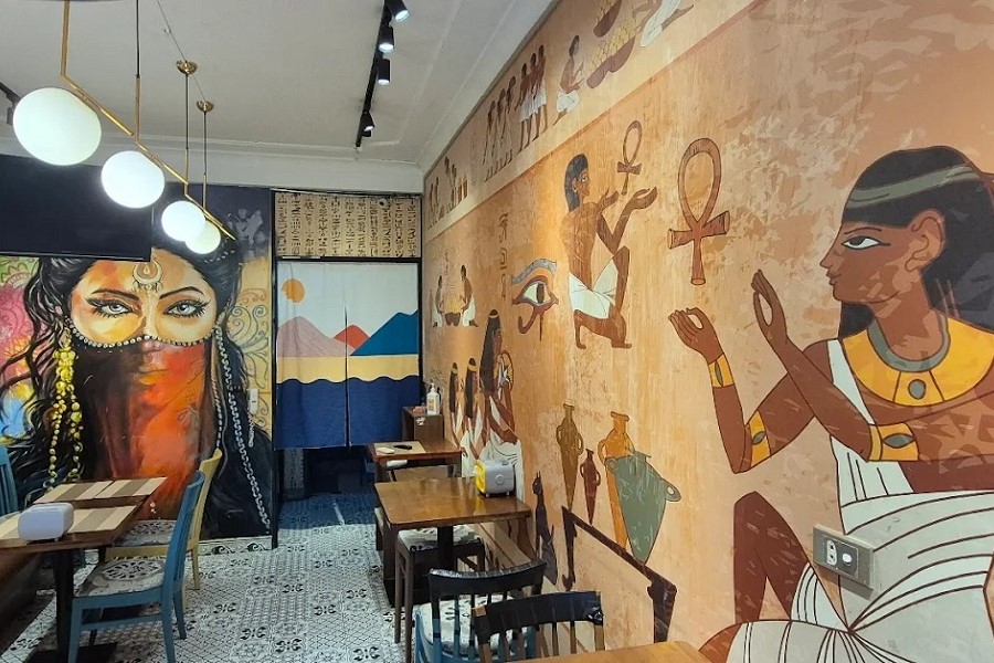 Unique decorations inside the Alsultan Hanoi Restaurant