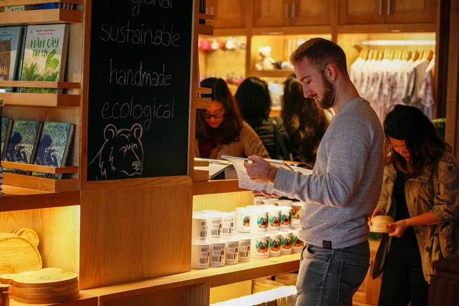 Don’t forget to visit the souvenir shop after your meal before heading home