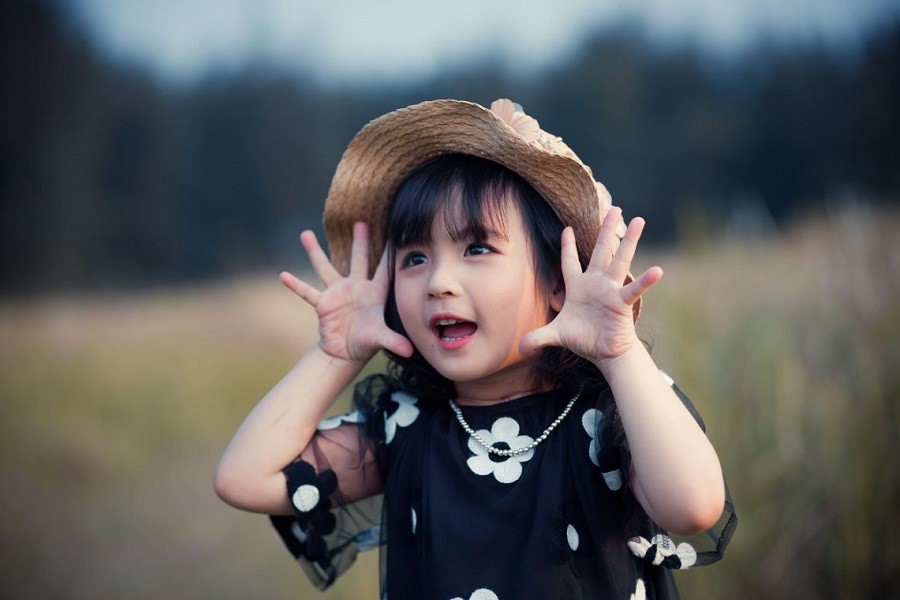 Adding “Knock on wood/Touch wood” when complimenting a baby&nbsp;