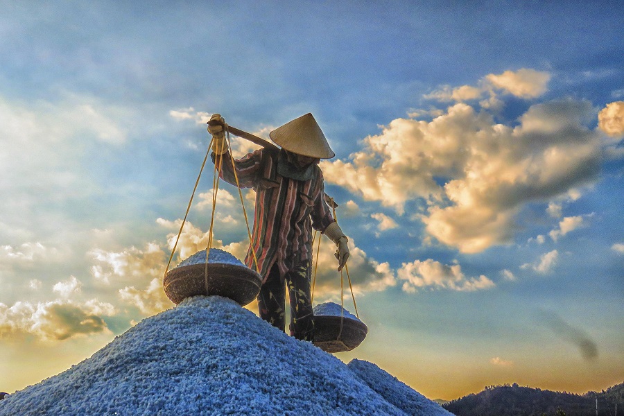 Sa Huynh Salt Field offers a great setting for anyone looking to capture a stunning photo