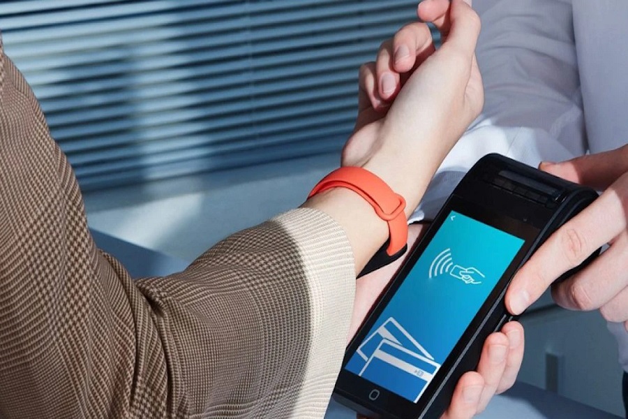 Vana Nava Water Jungle uses an RFID wristband system