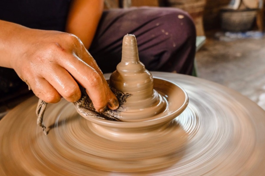 You can create small pottery items based on the guidance of local artisans 