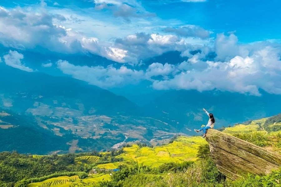 The panoramic view of Ngai Thau peak