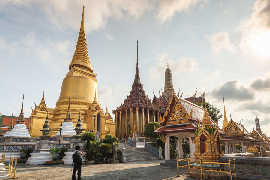 Explore the beauty of Bangkok