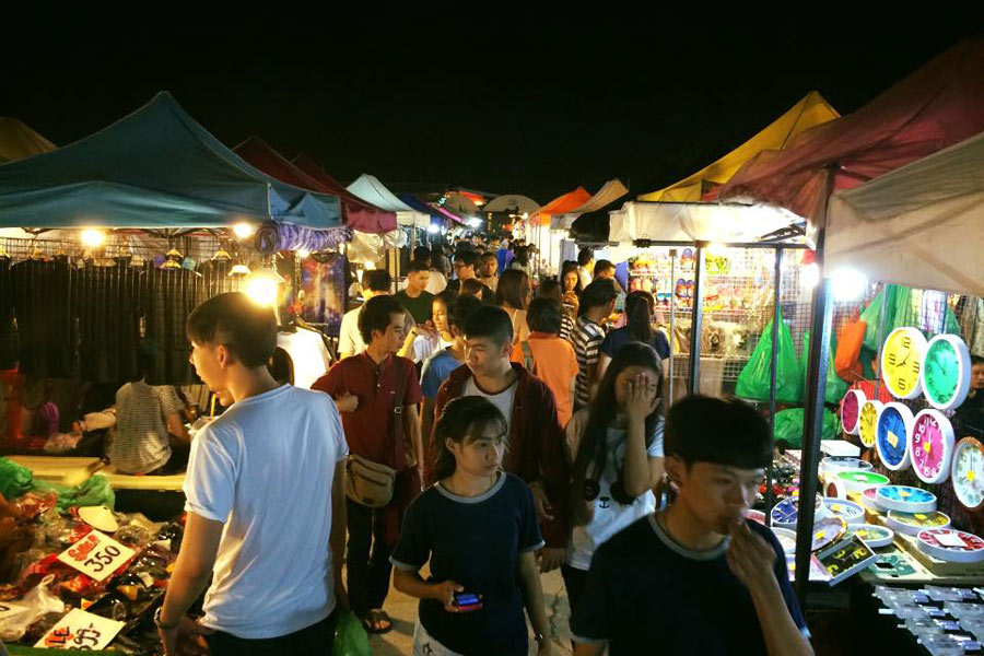 Taladnad Kokotho Market - the heart of Bangkok