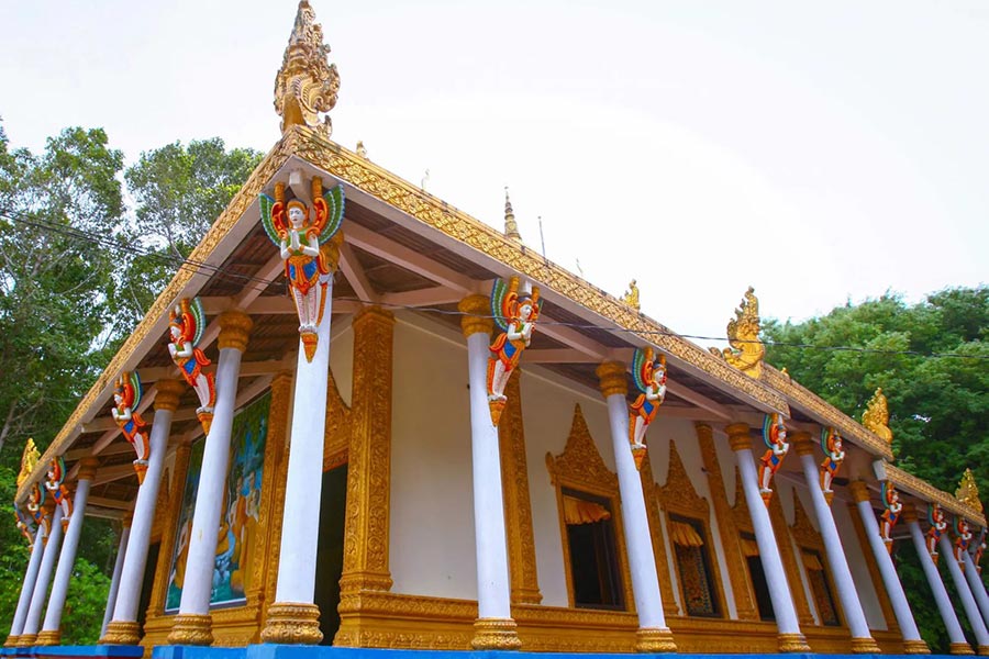  The architecture of Bat Pagoda