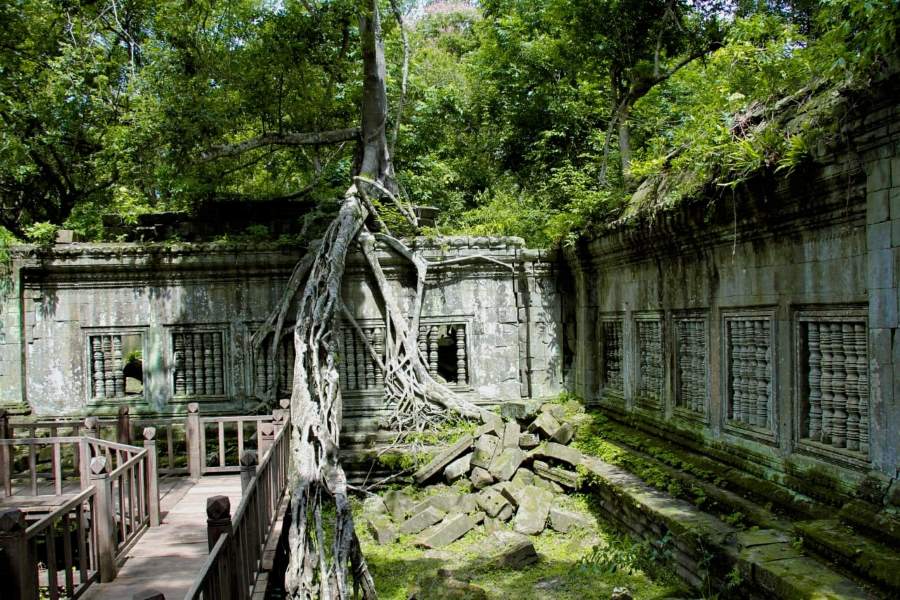 The best time to visit Beng Mealea is during the dry season 