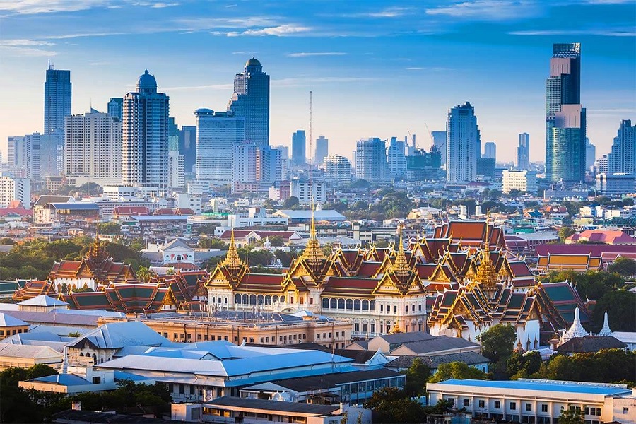 A 5-day Bangkok tour can be all about food, shopping, and soothing massages