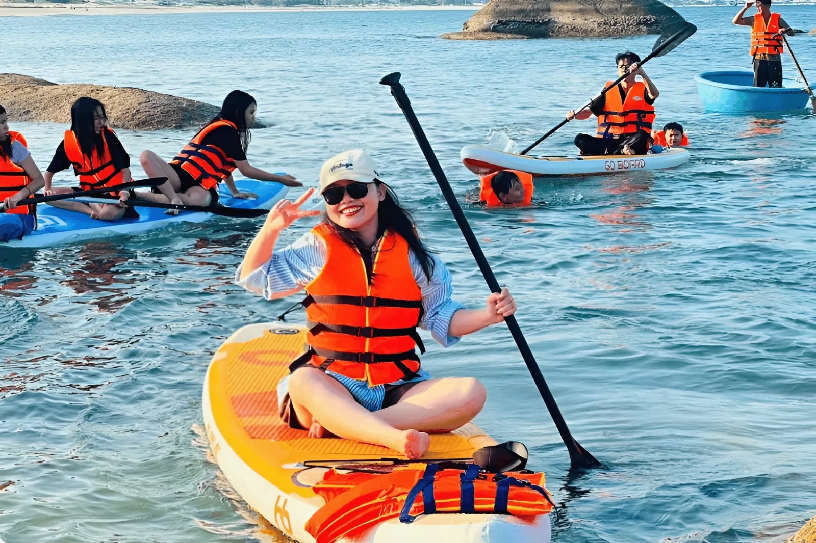 For a more exciting journey, rent a kayak or bring your own to explore the open sea. 