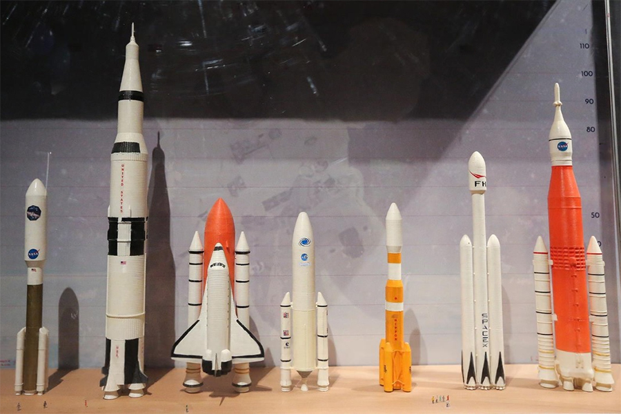 Scale models of iconic rockets in the history of space exploration