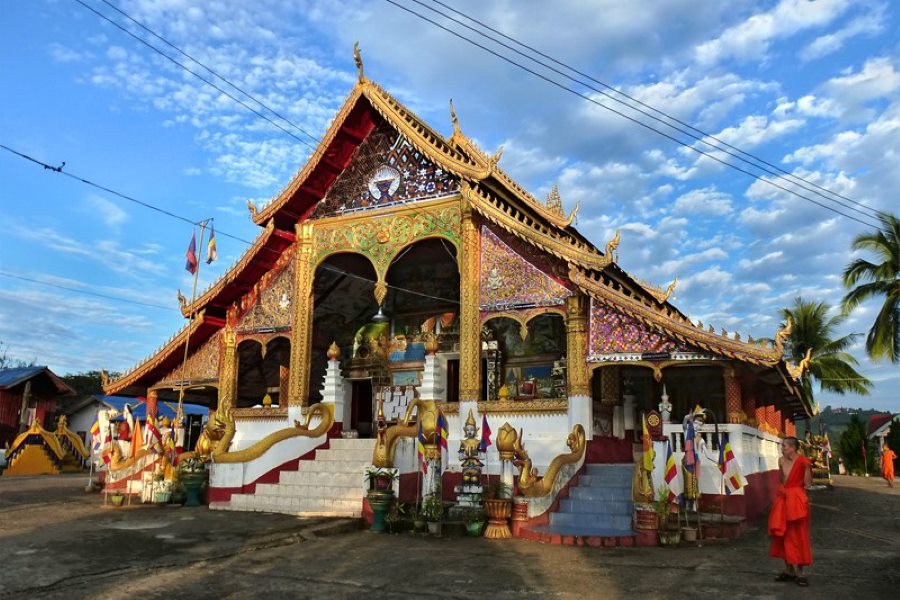 Wat Jom Khao Manilat is a wooden Shan-style temple built in 1880