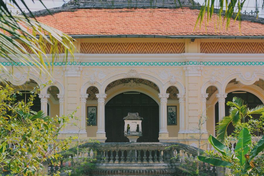 Cai Cuong Ancient House still shows some modern features