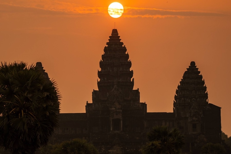 There are many sunset viewing spots around Siem Reap 