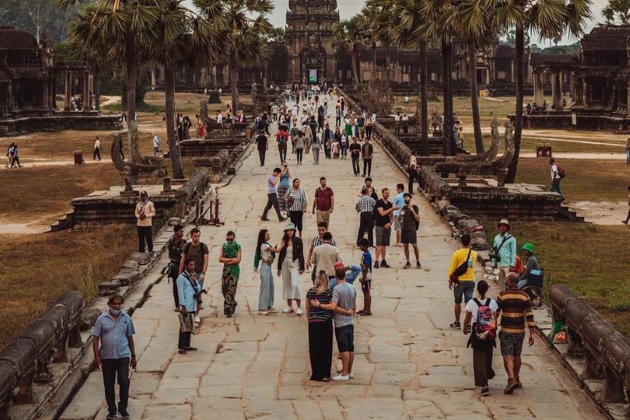 The majority of foreign nationals have the option to apply for a Cambodian tourist visa 