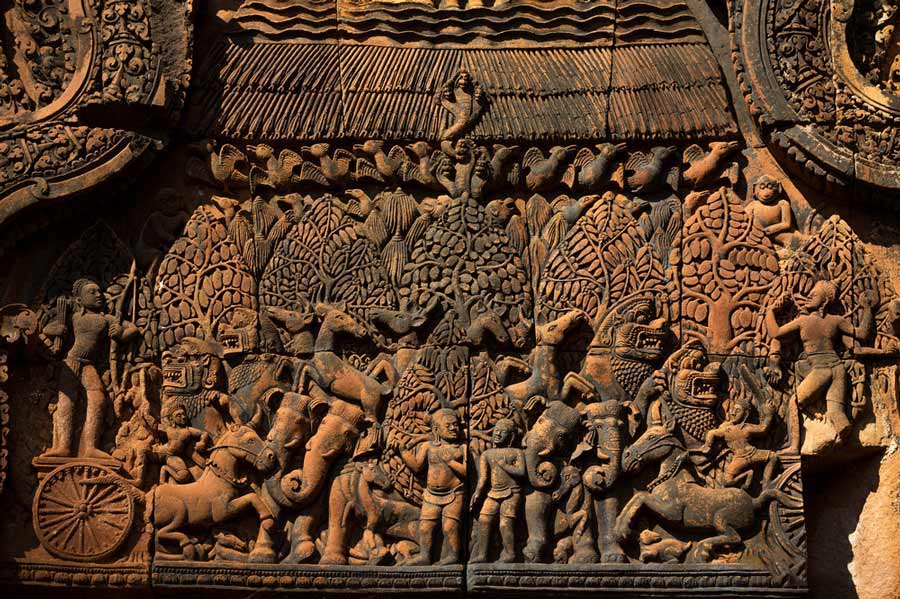 The hallmark of Banteay Srei is its remarkable and intricate carvings that adorn nearly every surface of the temple