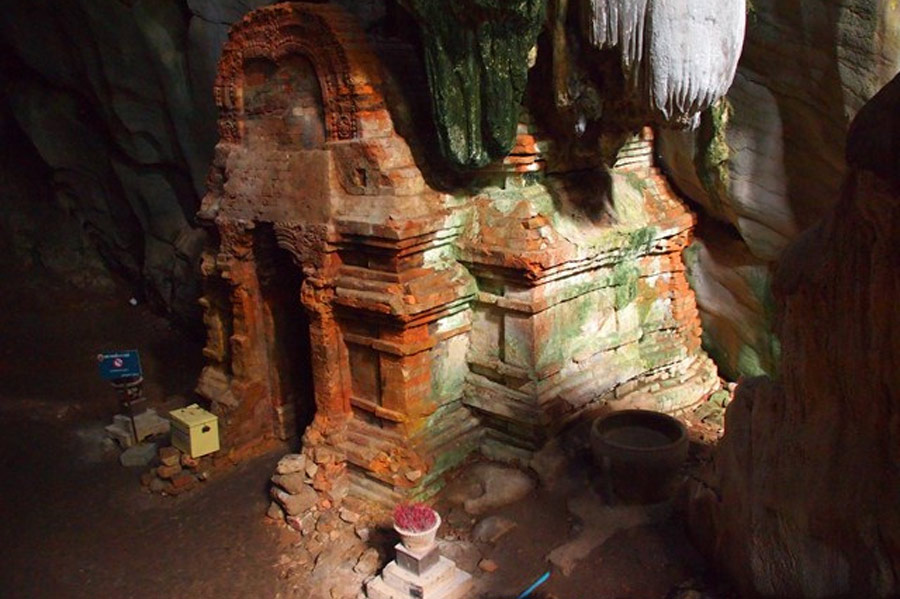 Phnom Chhnork Cave Temple 