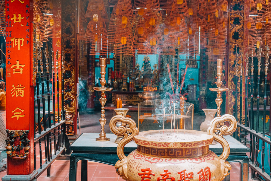 The altar dedicated to Quan Cong in Ong Pagoda is a focal point and significant feature within the temple