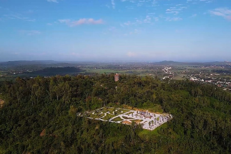 A lasting icon of Quang Ngai Province, Thien An Mountain carries deep cultural significance