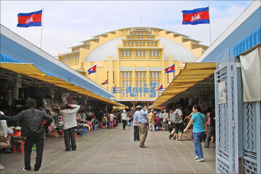 Phnom Penh Central Market features a four-wing design 