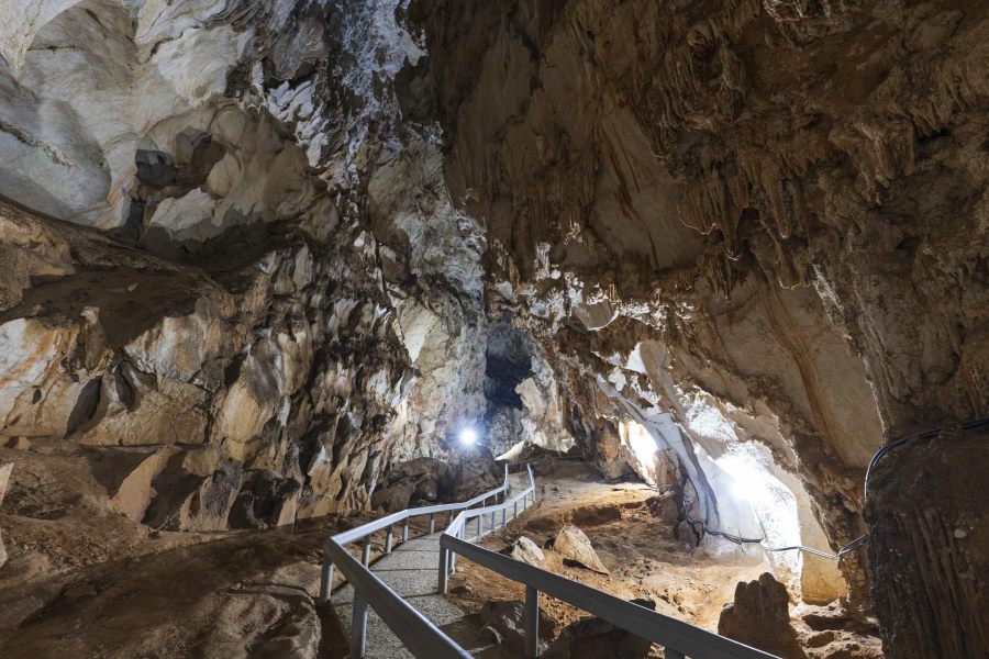  Chom Ong Cave possesses a system of deep caves with diverse and colorful rock formations