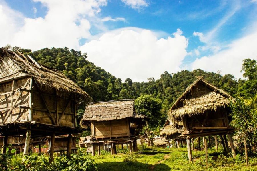 The road to Chom Ong Cave goes through the Khmu ethnic community