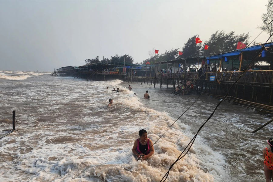 Travelers can visit the beach at any time