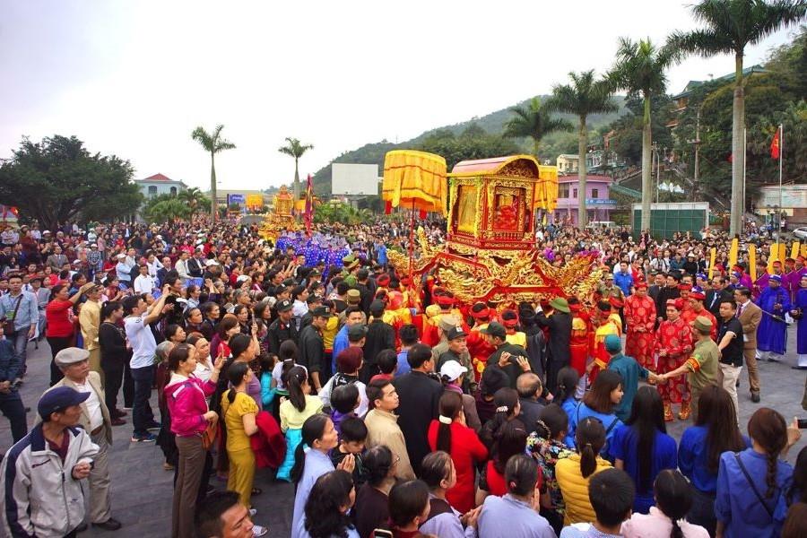 The palanquin procession festival 