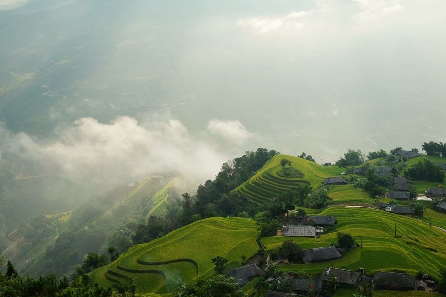 Houses of local people living in Dong Cao Plateau