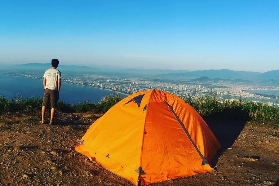 Camping on Ban Co Peak, also known as Chess Board Peak, can be a memorable and adventurous experience, allowing you to immerse yourself in the natural beauty of the Son Tra Peninsula